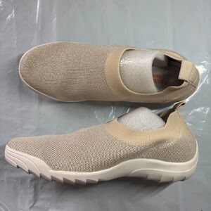 bernie mev. Beige Knit Slip-On Sneakers